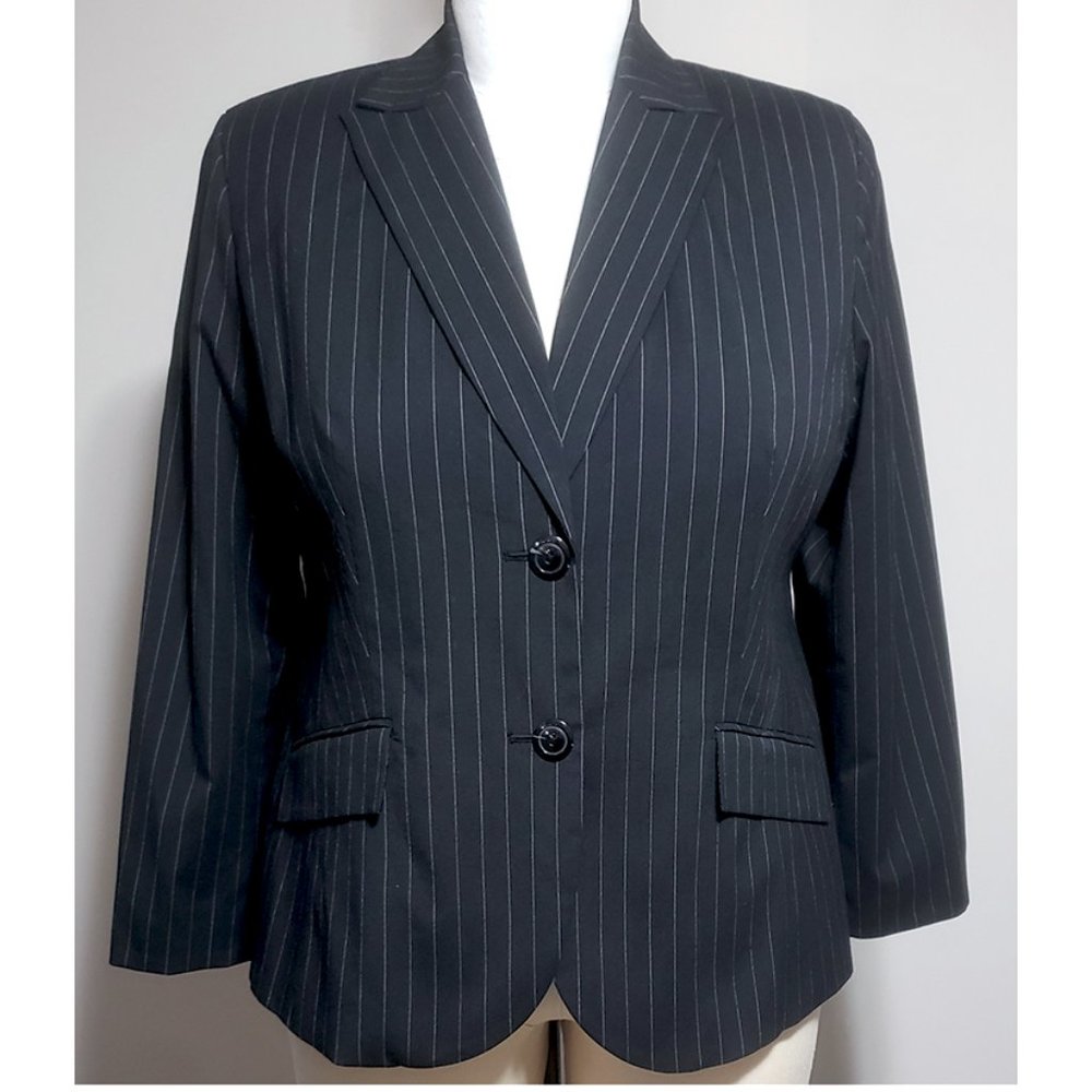 EVAN PICONE WOMAN BLAZER JACKET BLACK & WHITE PINSTRIPE, SIZE 18W PLUS SIZE